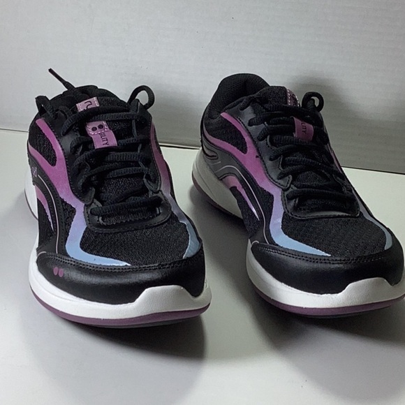 Ryka Agility Walking Shoe. Note:little defect on the knee of one sneaker see pic - Picture 2 of 6